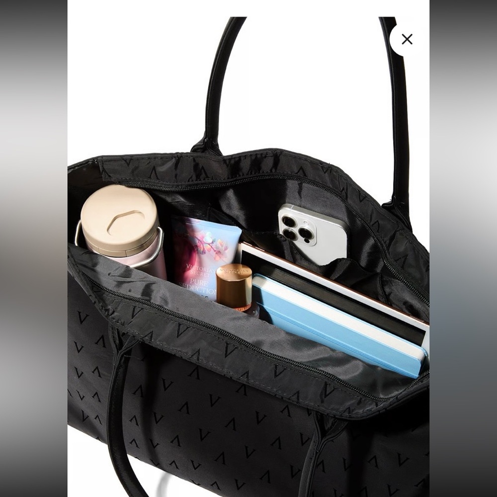 Victoria's Secret Heart slippers size medium and tote - Picture 10 of 10